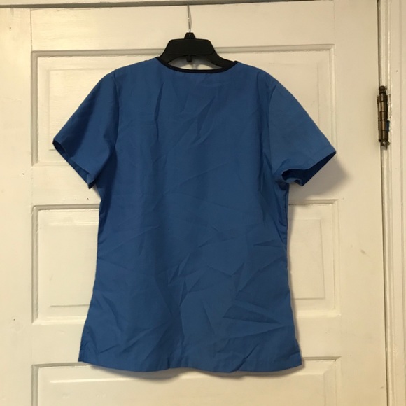 Light blue scrub set - Picture 7 of 8